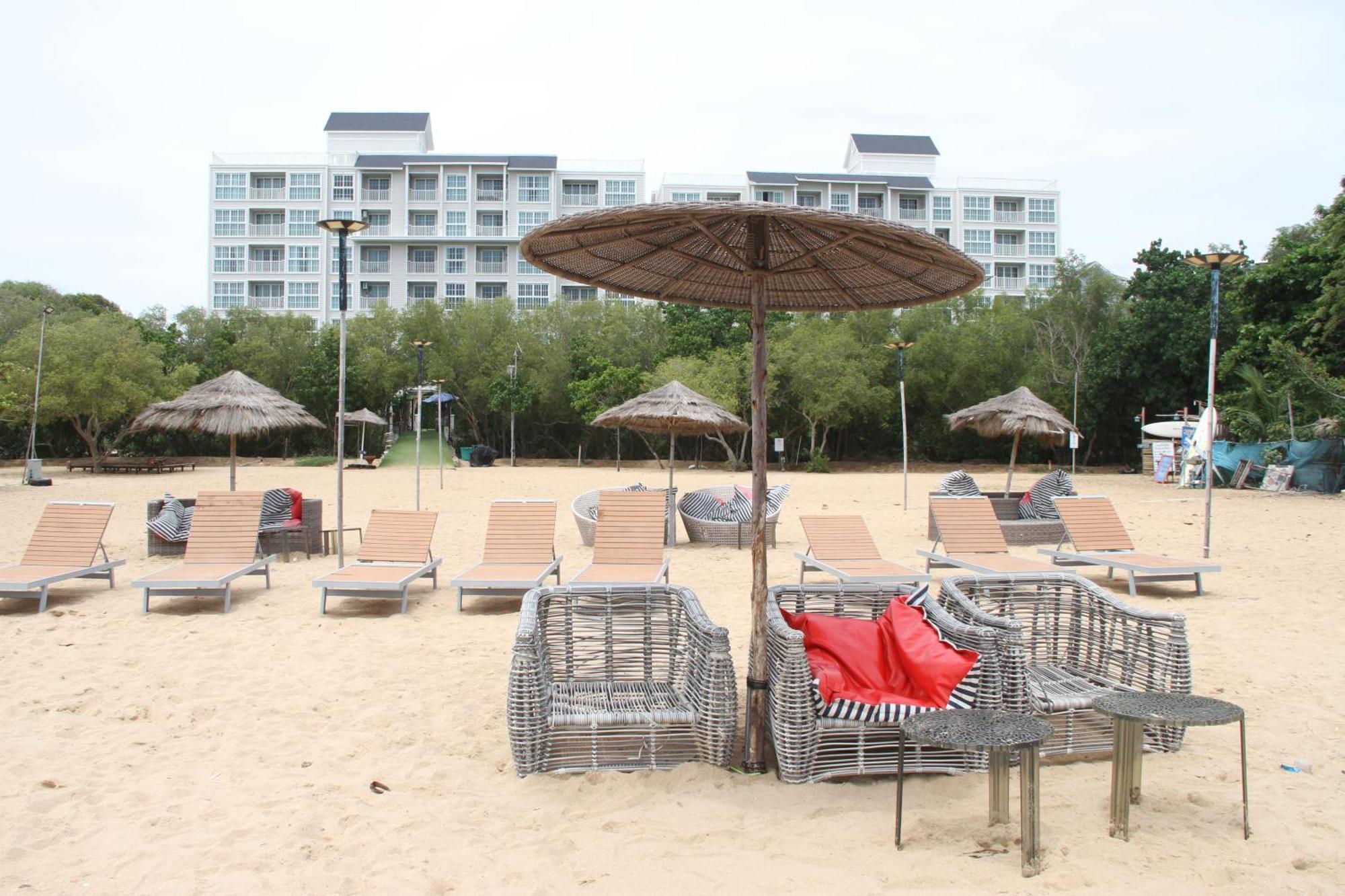 Grand Florida芭提雅带免费游泳池温泉桑拿浴和健身房瑜伽室私家海滩公寓e206 На Джомтиен Екстериор снимка
