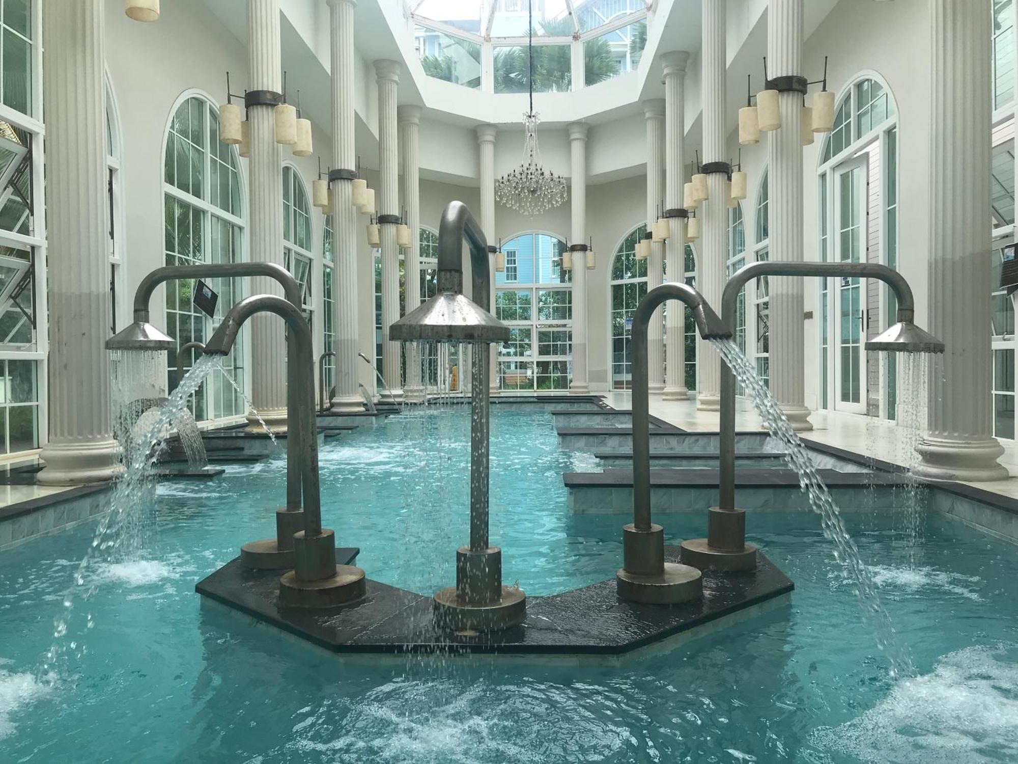 Grand Florida芭提雅带免费游泳池温泉桑拿浴和健身房瑜伽室私家海滩公寓e206 На Джомтиен Екстериор снимка